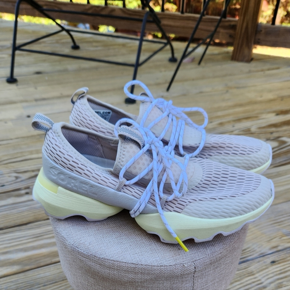 Sorel Kinetic Impact Beige Sneaker - Picture 4 of 9